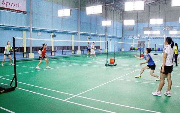 Sân Tân Sơn cũng thu hút rất nhiều vợt thủ nữ ghé thăm