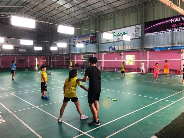 Sân Thanh Bảo có dịch vụ dạy kèm chơi cầu lông