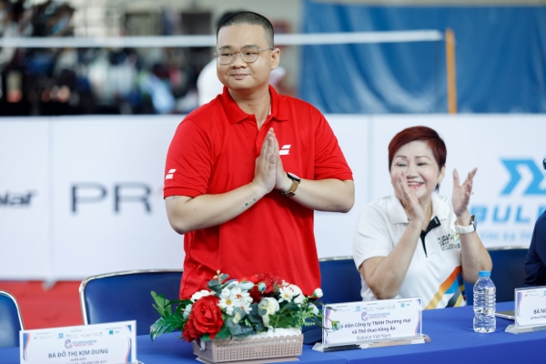 Đại diện Babolat Việt Nam - Công ty TNHH Thương Mại Thể thao Hồng Ân Sports có mặt tại lễ khai mạc.