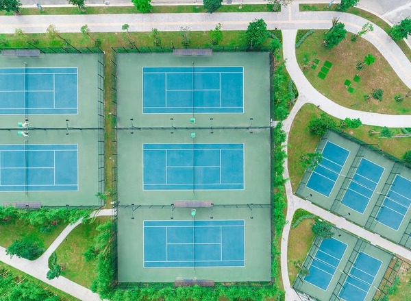 Tổ hợp sân đánh tennis trong Vinhome Smart City
