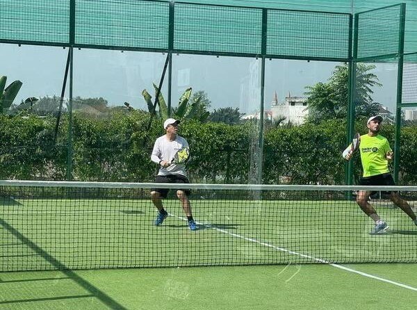 Không gian sân Saigon padel rộng rãi, thoáng mát